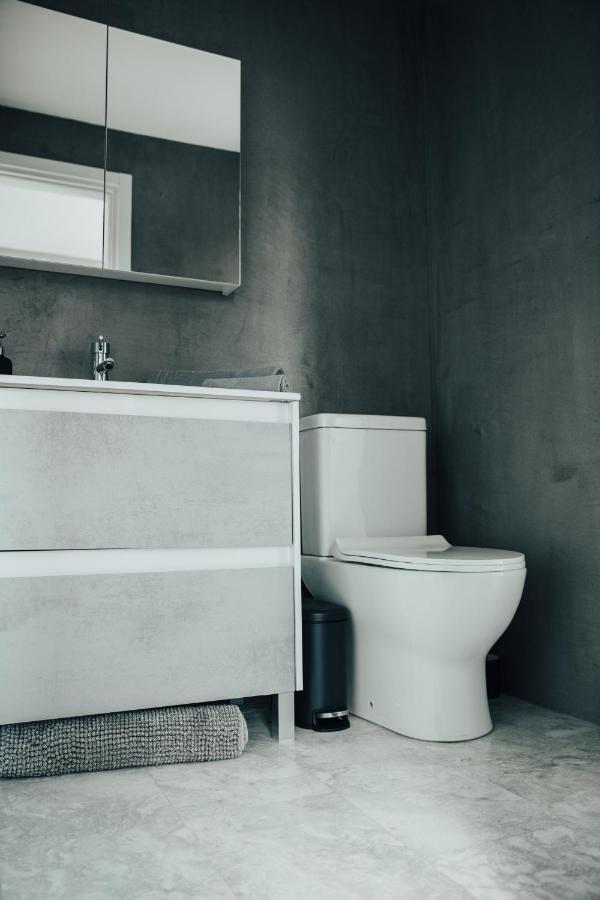Loft With Private Parking Apartman Athén Kültér fotó